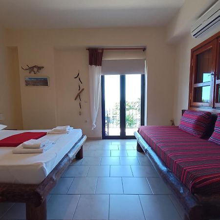 Pachnes Bed And Breakfast Agia Roumeli Exterior photo